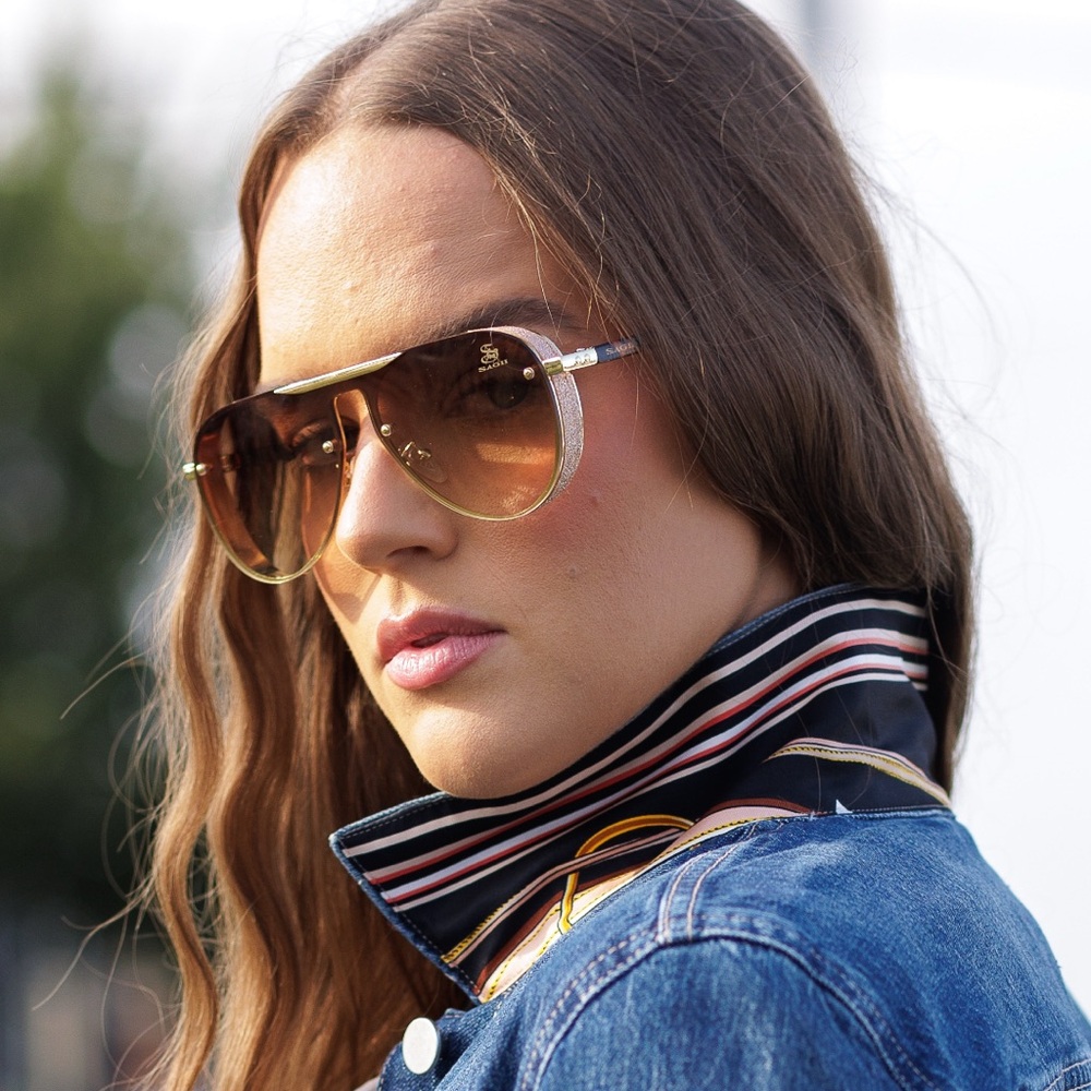 Stylish Gold Aviator Sunglasses - Picture 6 of 6